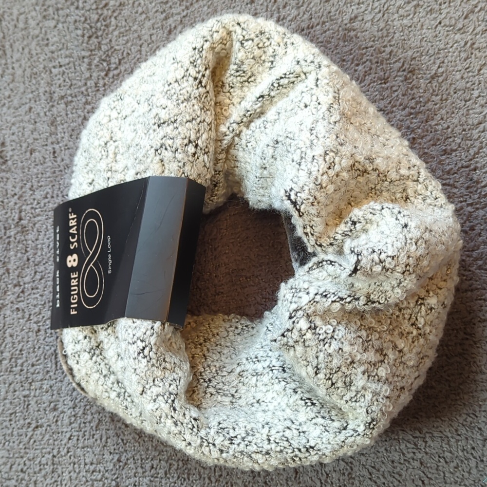 Black Rivet Reversible Figure 8 Scarf